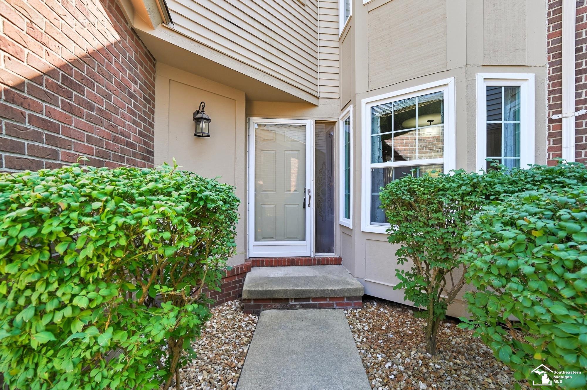 15774 Golfview Boulevard