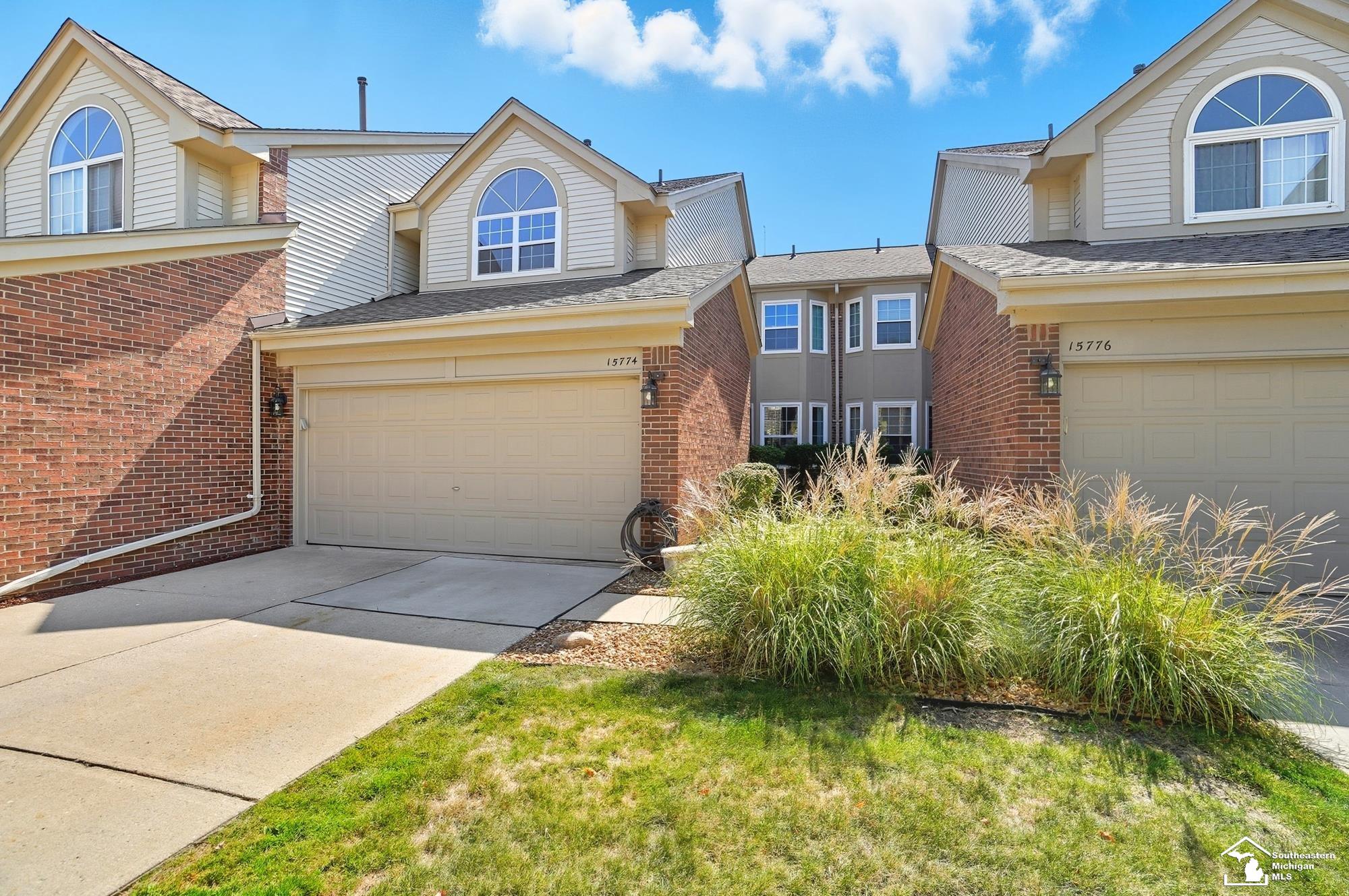 15774 Golfview Boulevard