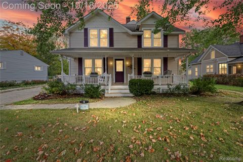 8 Hovey Street Oxford Village MI 48371
