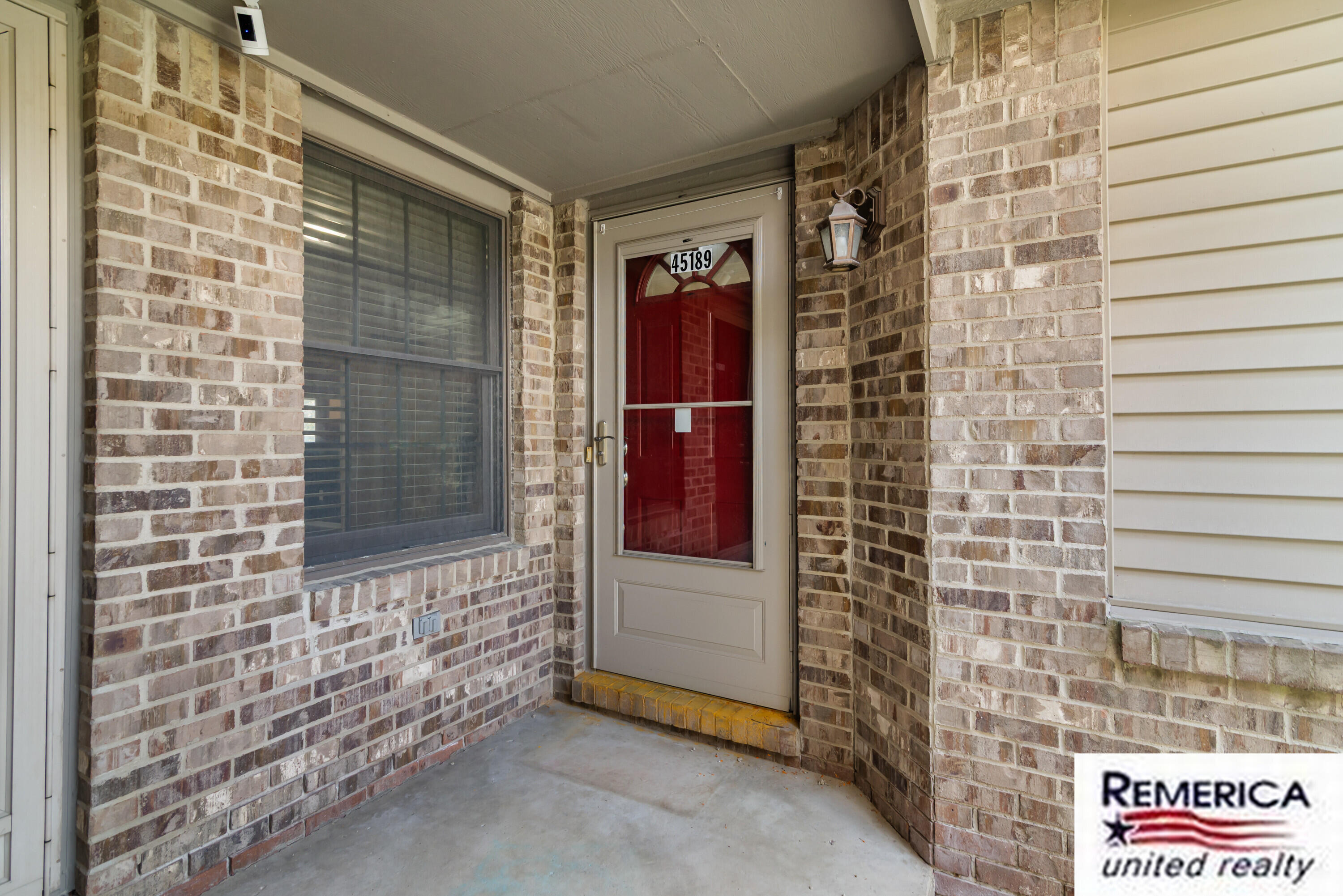 45189 Horseshoe Circle