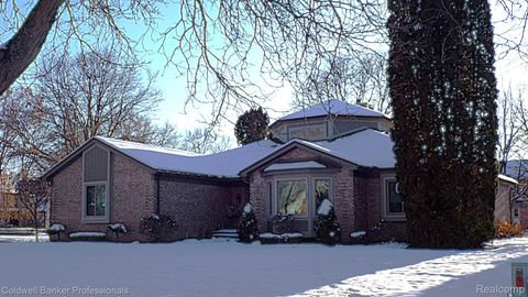 1671 Apple Drive Troy City MI 48098