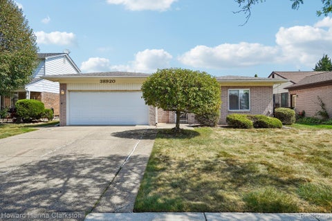 Photo for 38920 Lowell Court