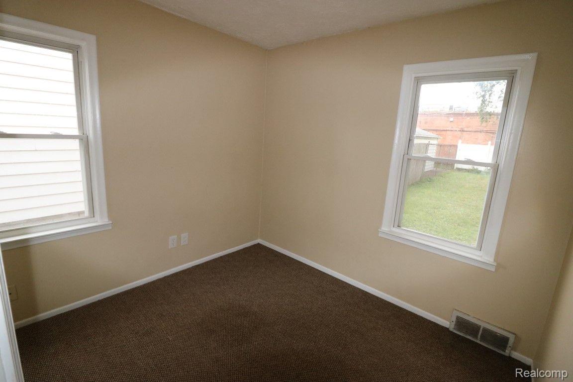 27116 SEYBURN Avenue