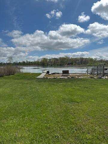 7517 Lake Drive