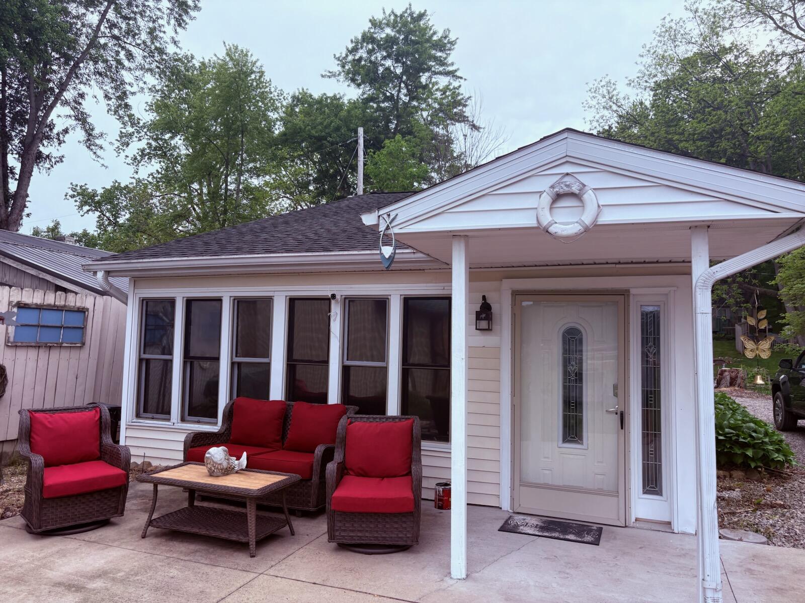 7517 Lake Drive