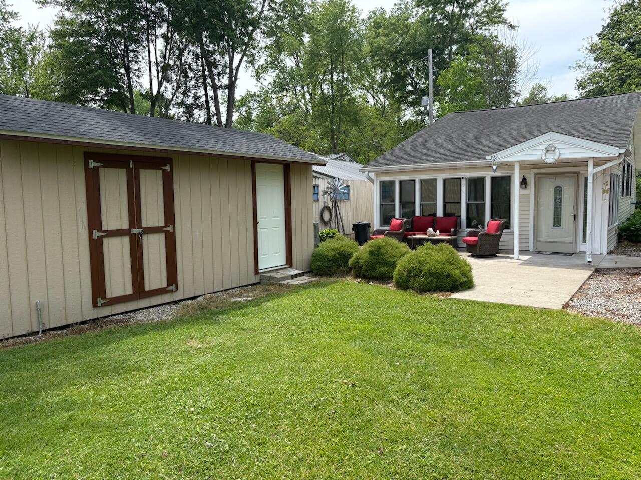 7517 Lake Drive