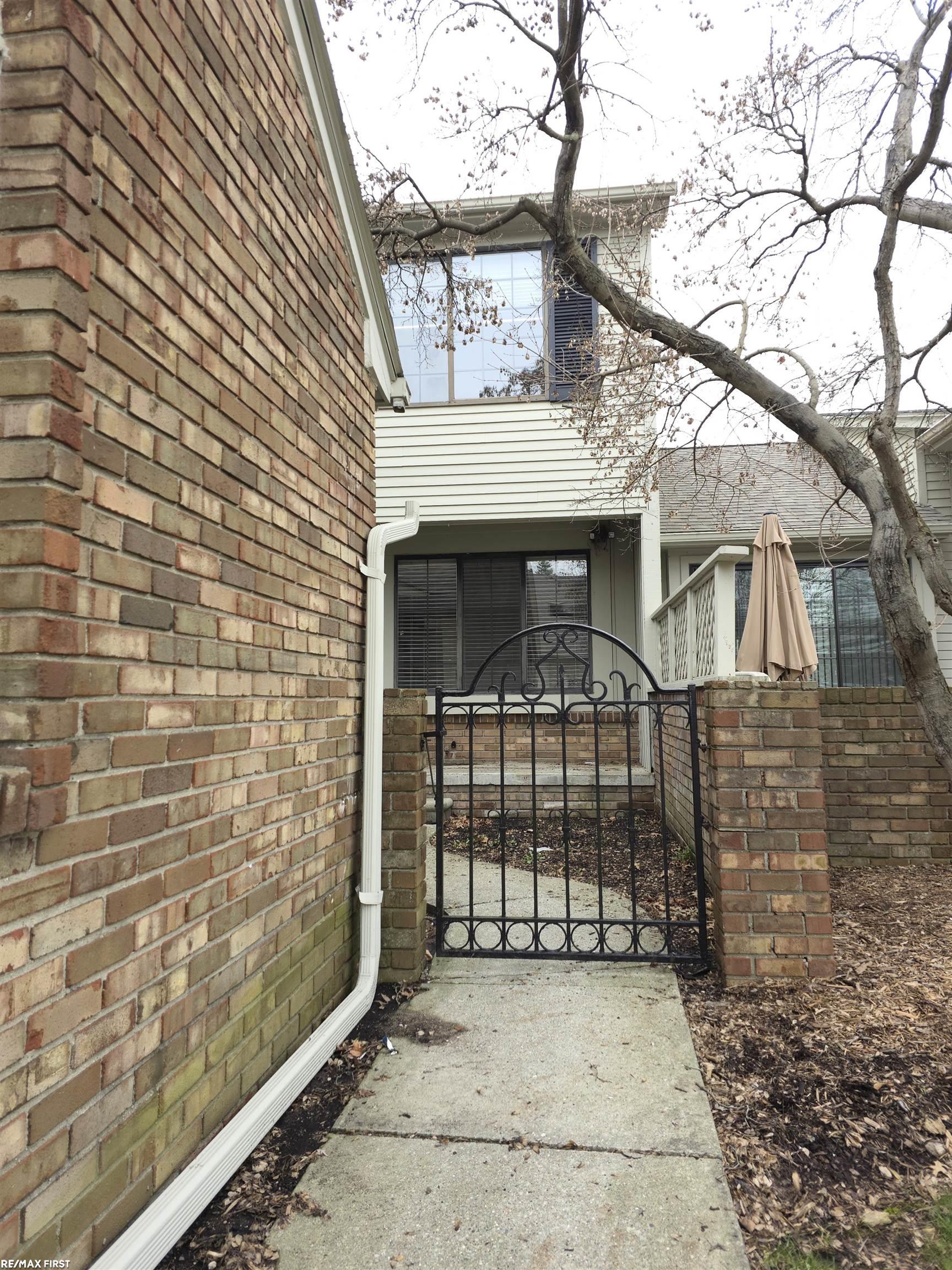 6027 Pebble Lane Court