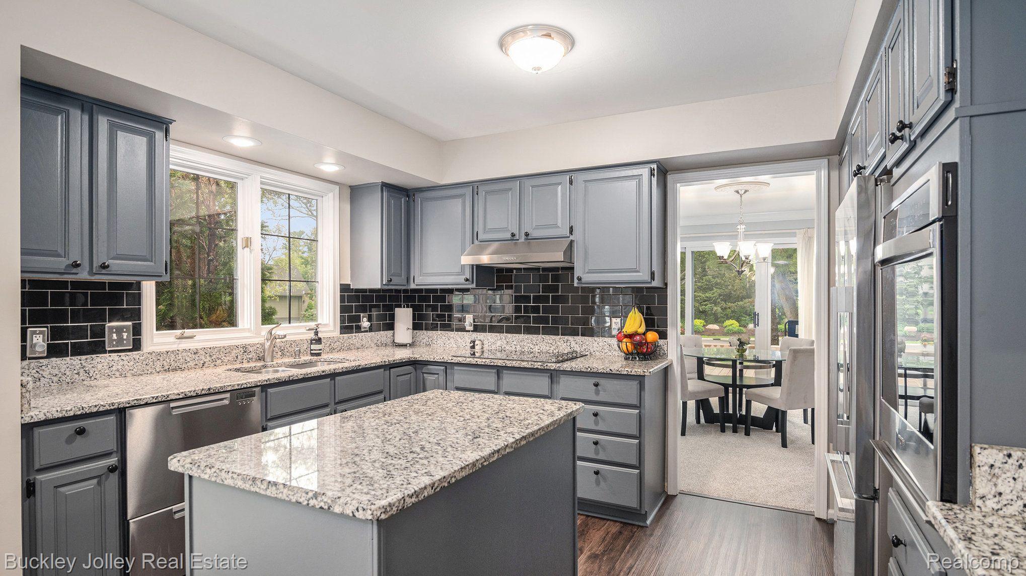 4659 PINE EAGLES Drive 33