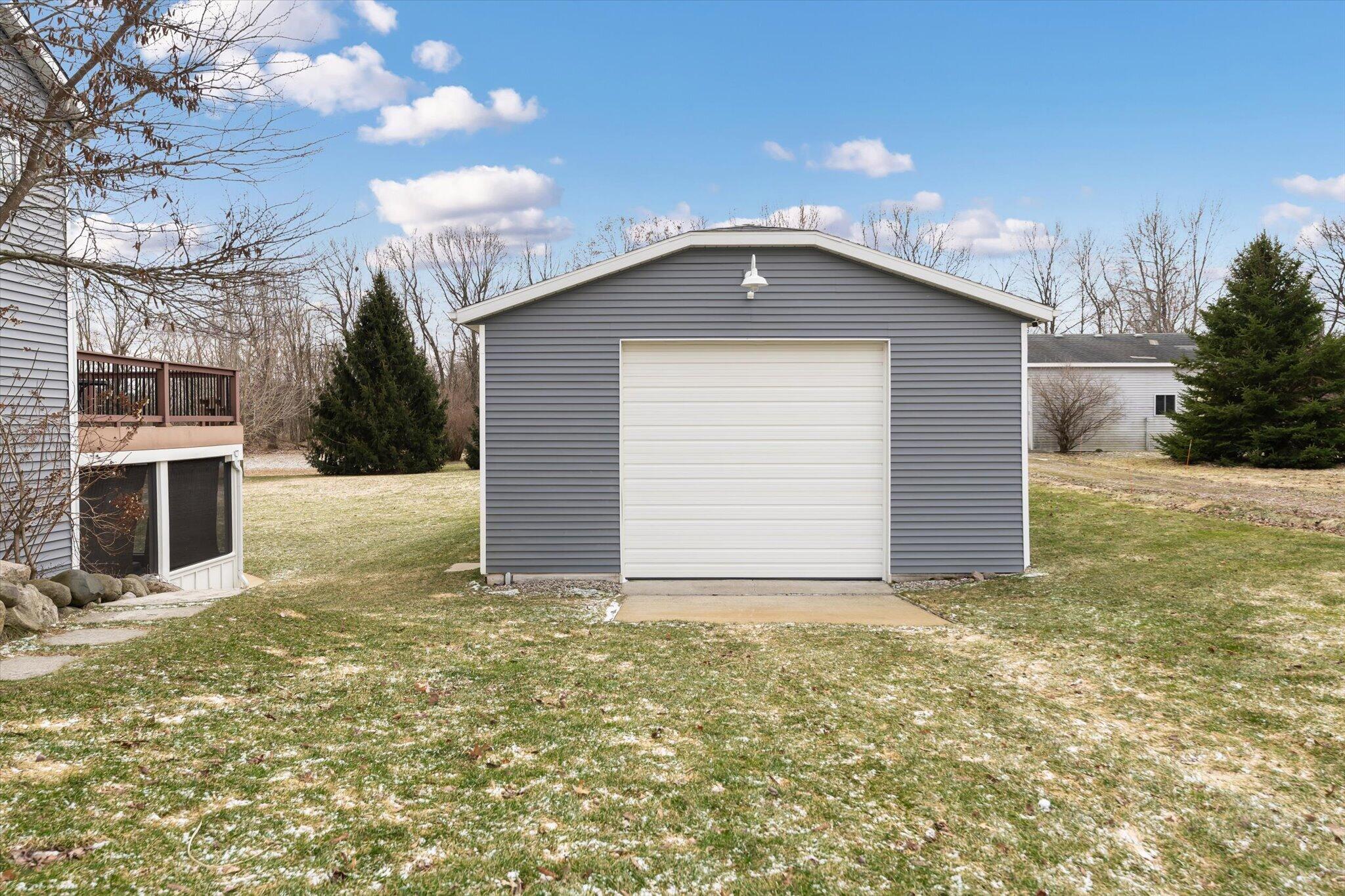 8522 Pebble Drive NE