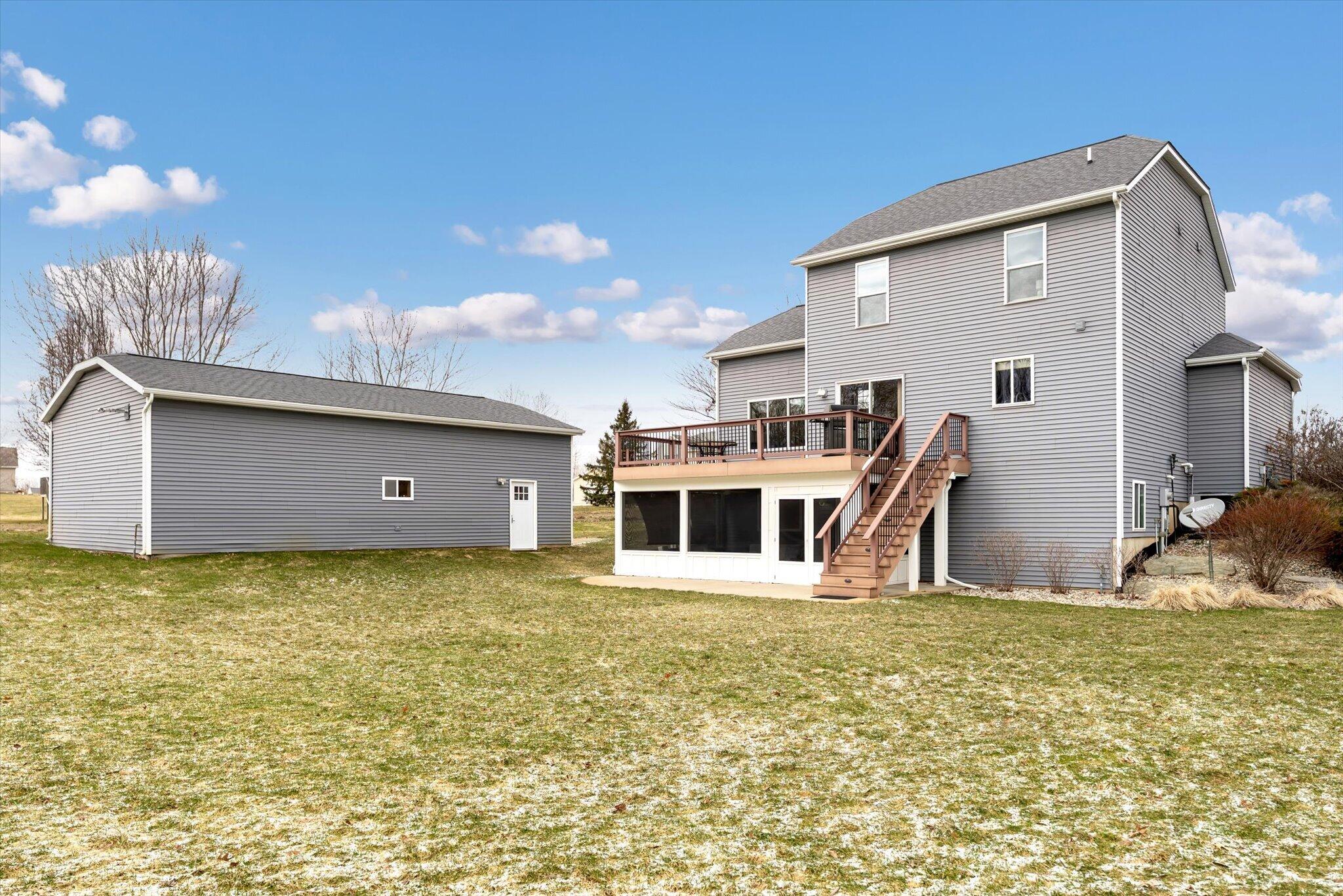 8522 Pebble Drive NE