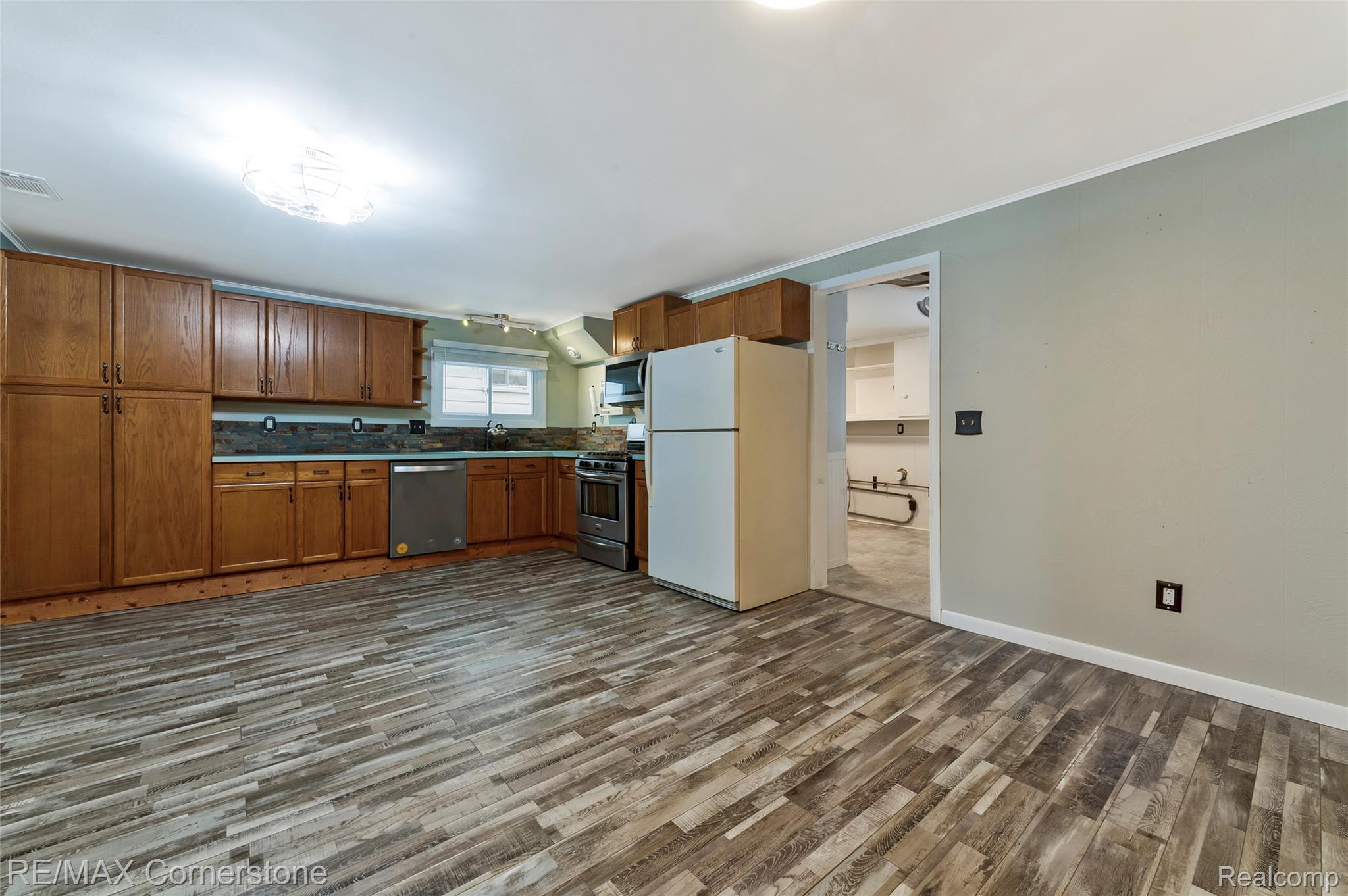 34454 Cherry Hill Road