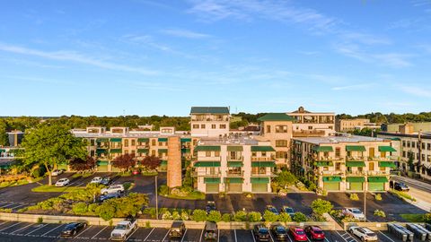 110 N Harbor 310 Grand Haven City MI 49417