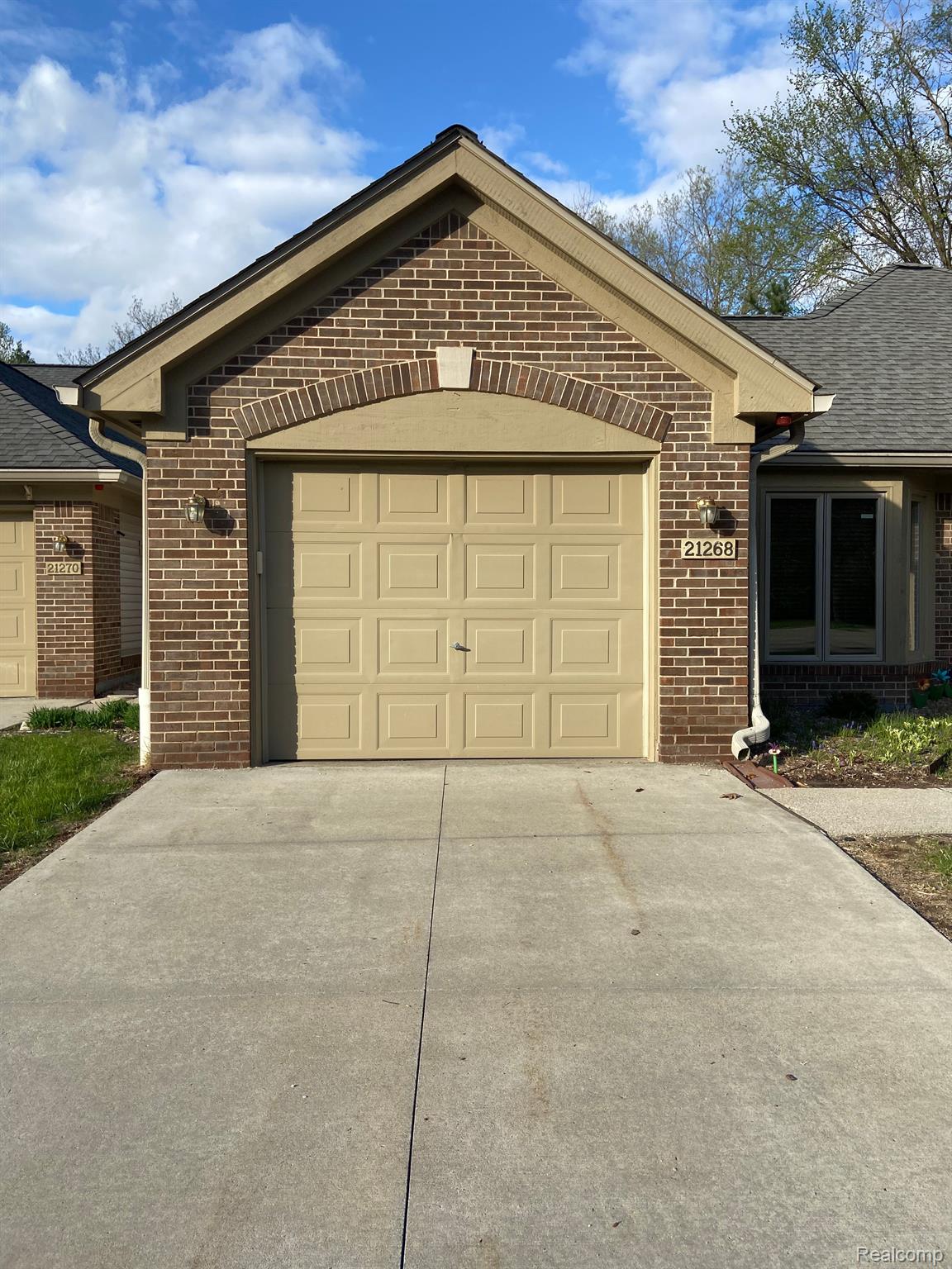 21268 SYCAMORE Court