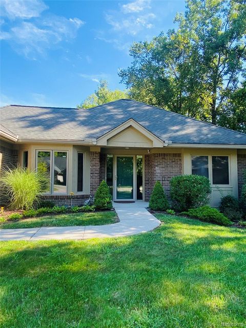 21268 SYCAMORE Court Farmington Hills City MI 48336