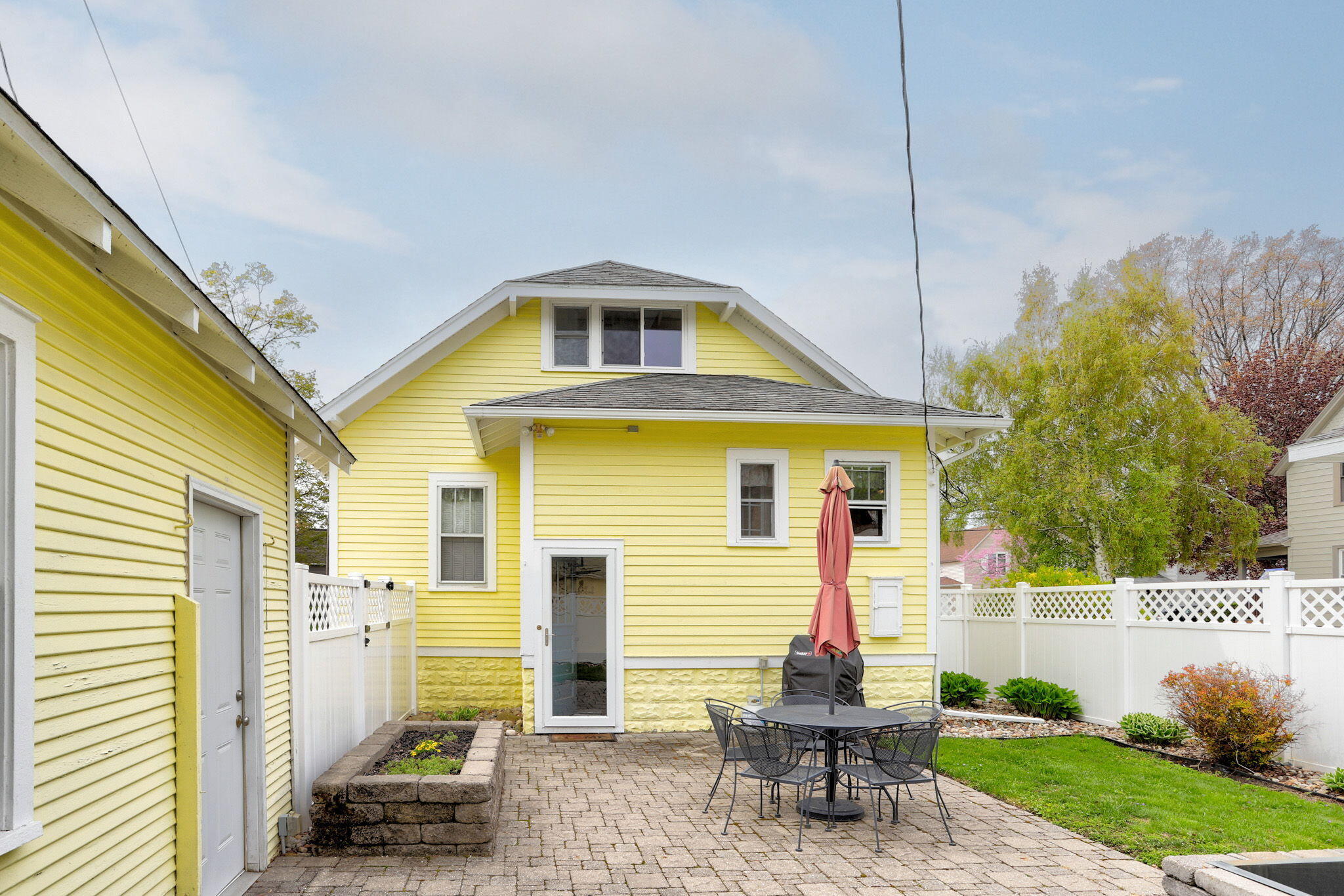 225 Van Buren Street