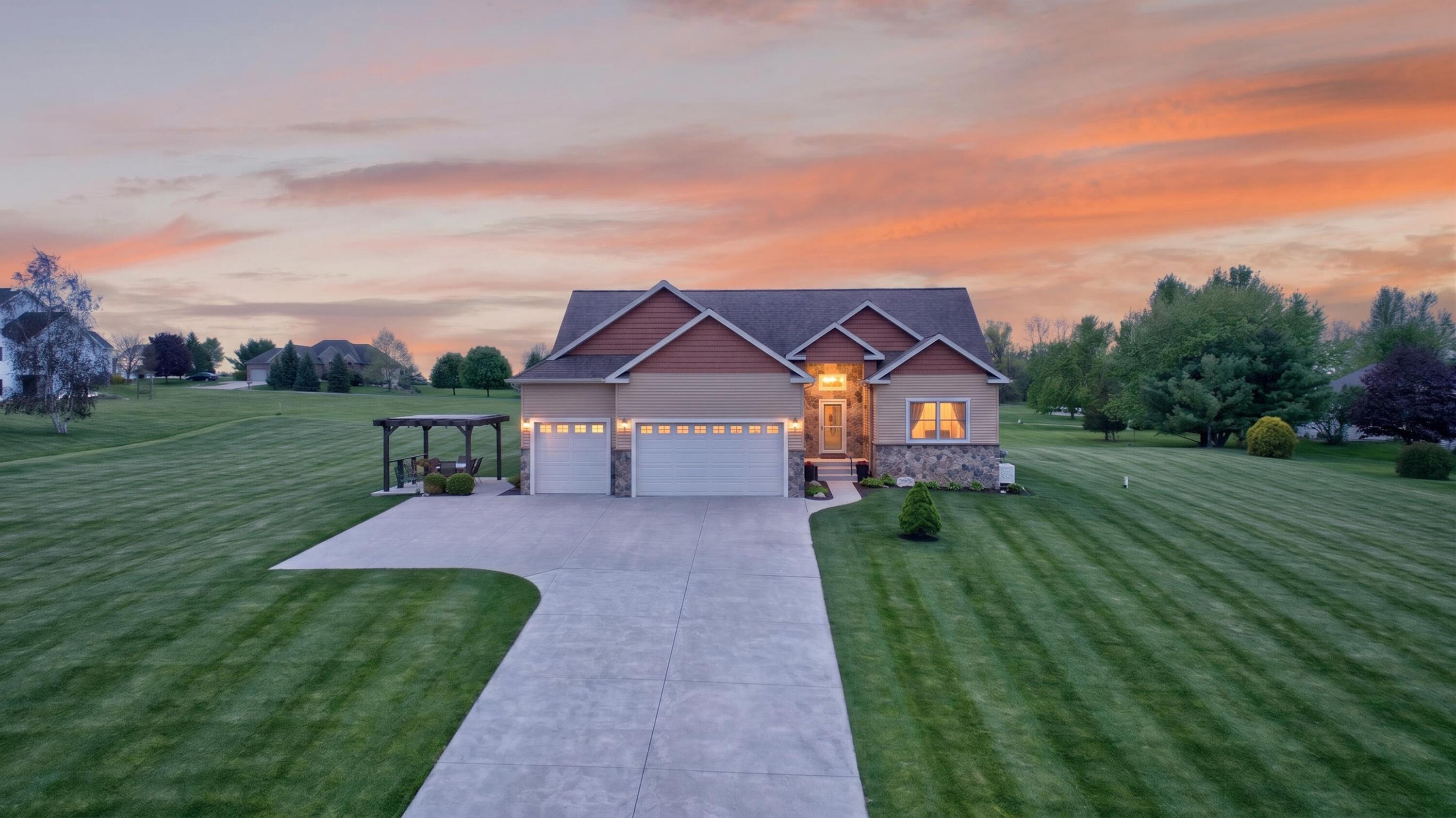 10037 Whitetail Lane