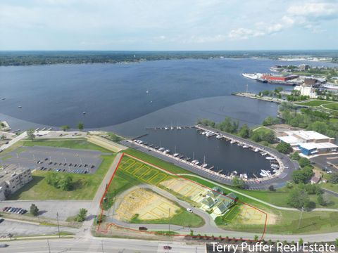 V L - A Boardwalk Cove Drive Muskegon City MI 49441