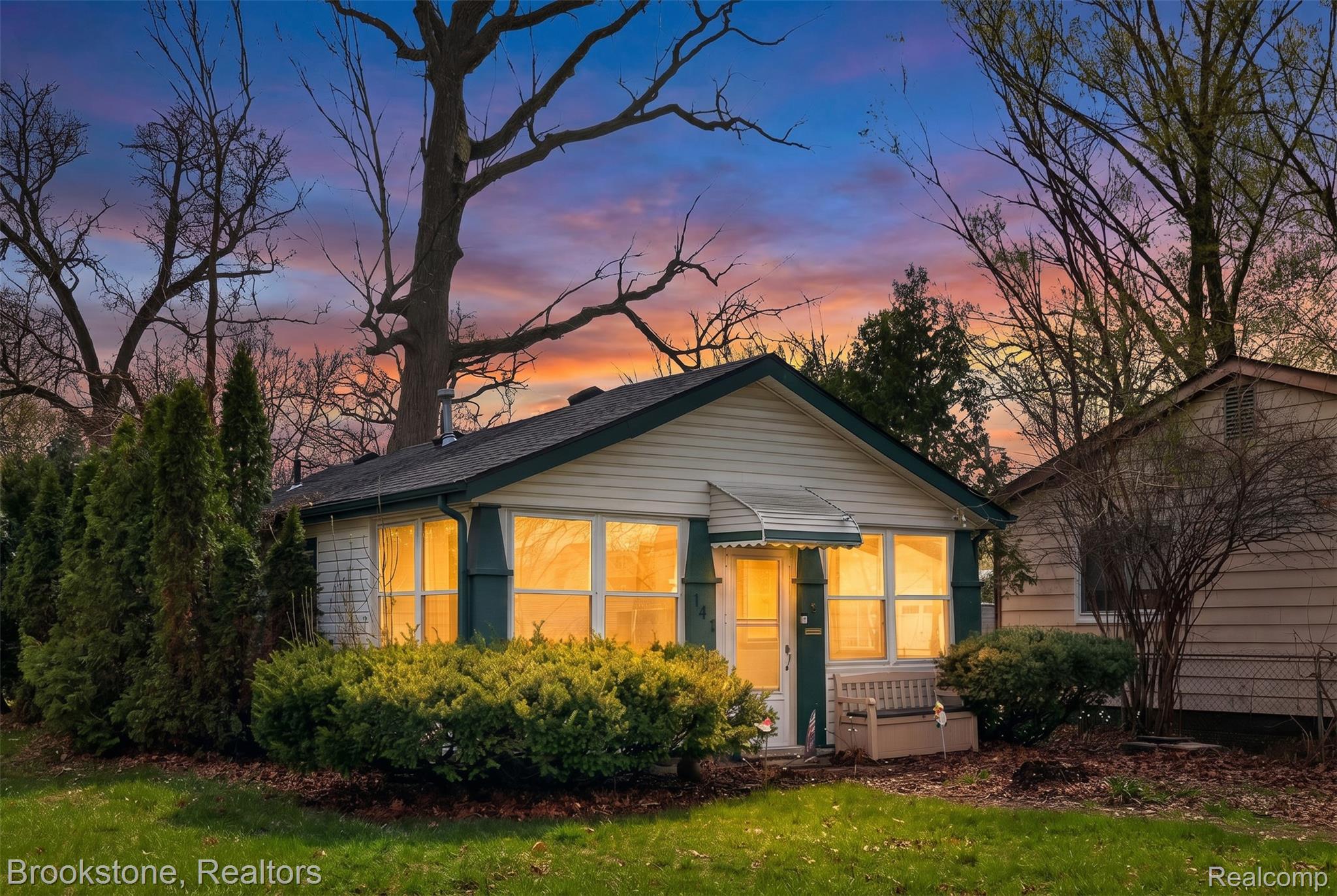 141 W Granet Avenue
