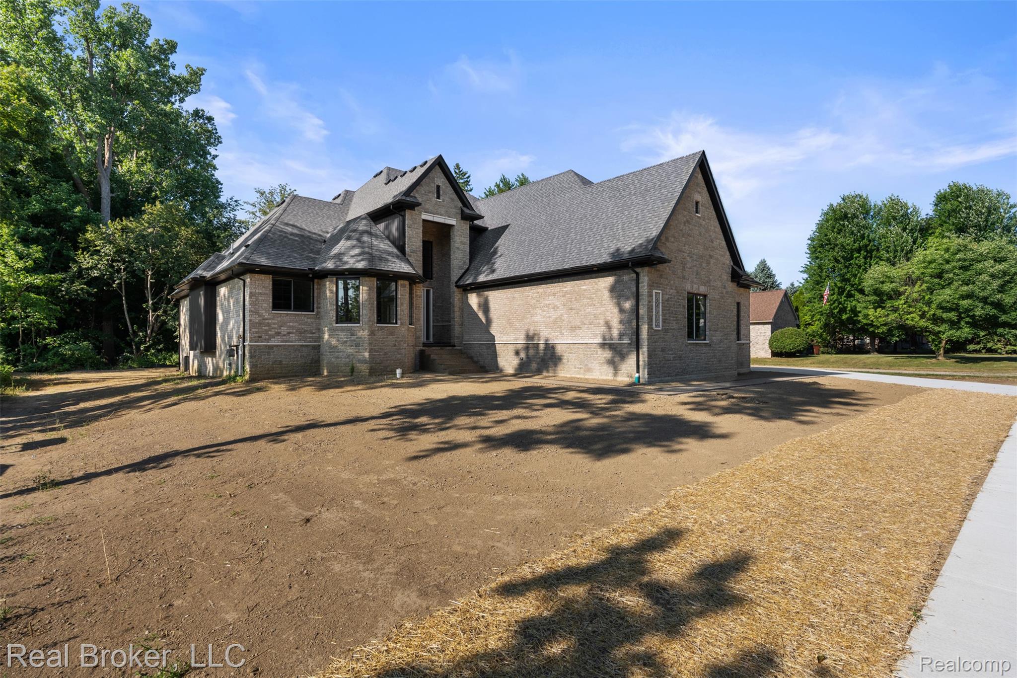 12114 22 Mile Rd