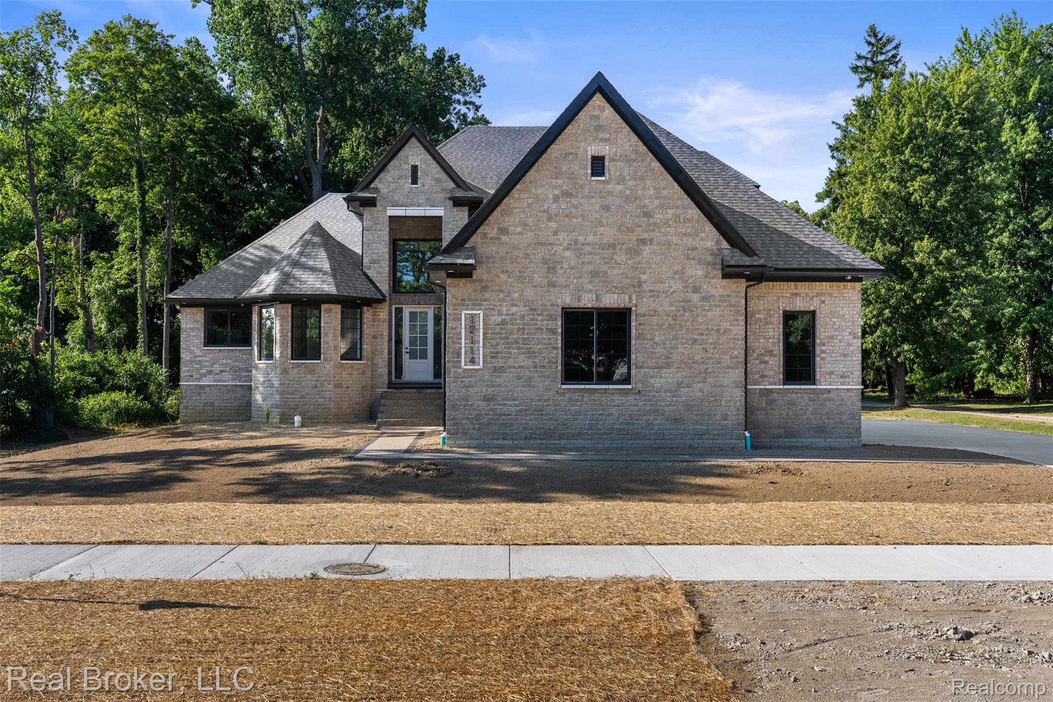 12114 22 Mile Rd