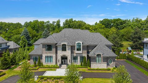 2816 Turtle Grove Court Bloomfield Charter Township MI 48302