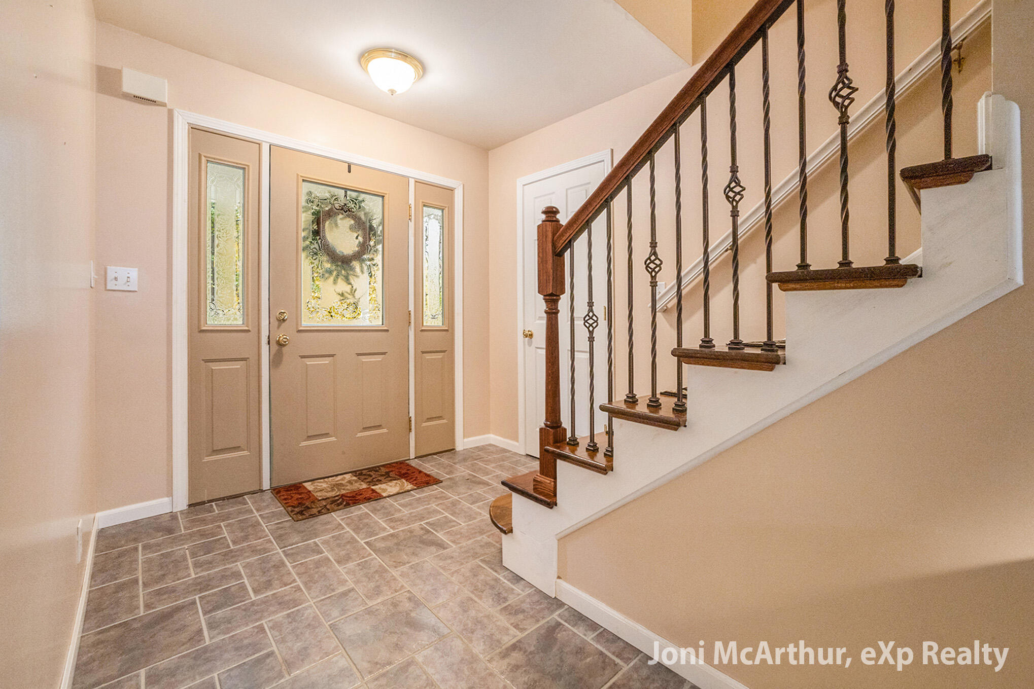 7504 Lincoln Lake Road NE