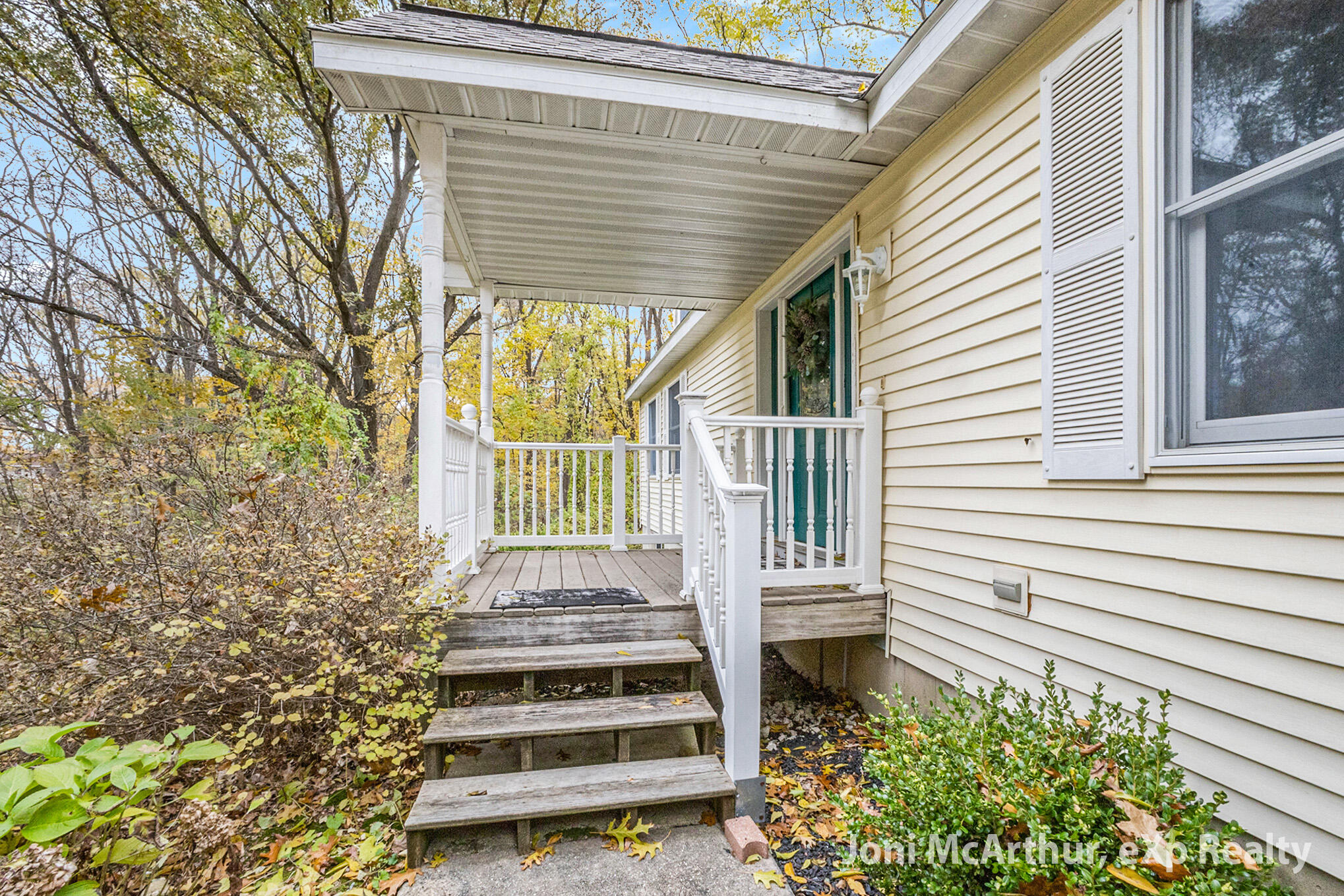 7504 Lincoln Lake Road NE