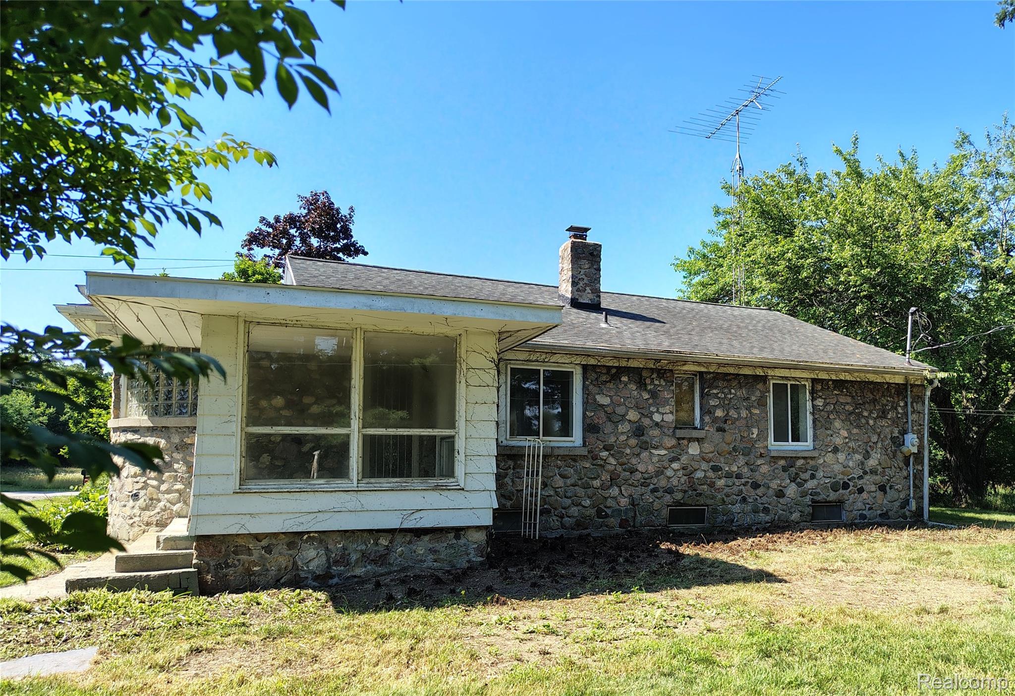 5600 Hemingway Lake Road