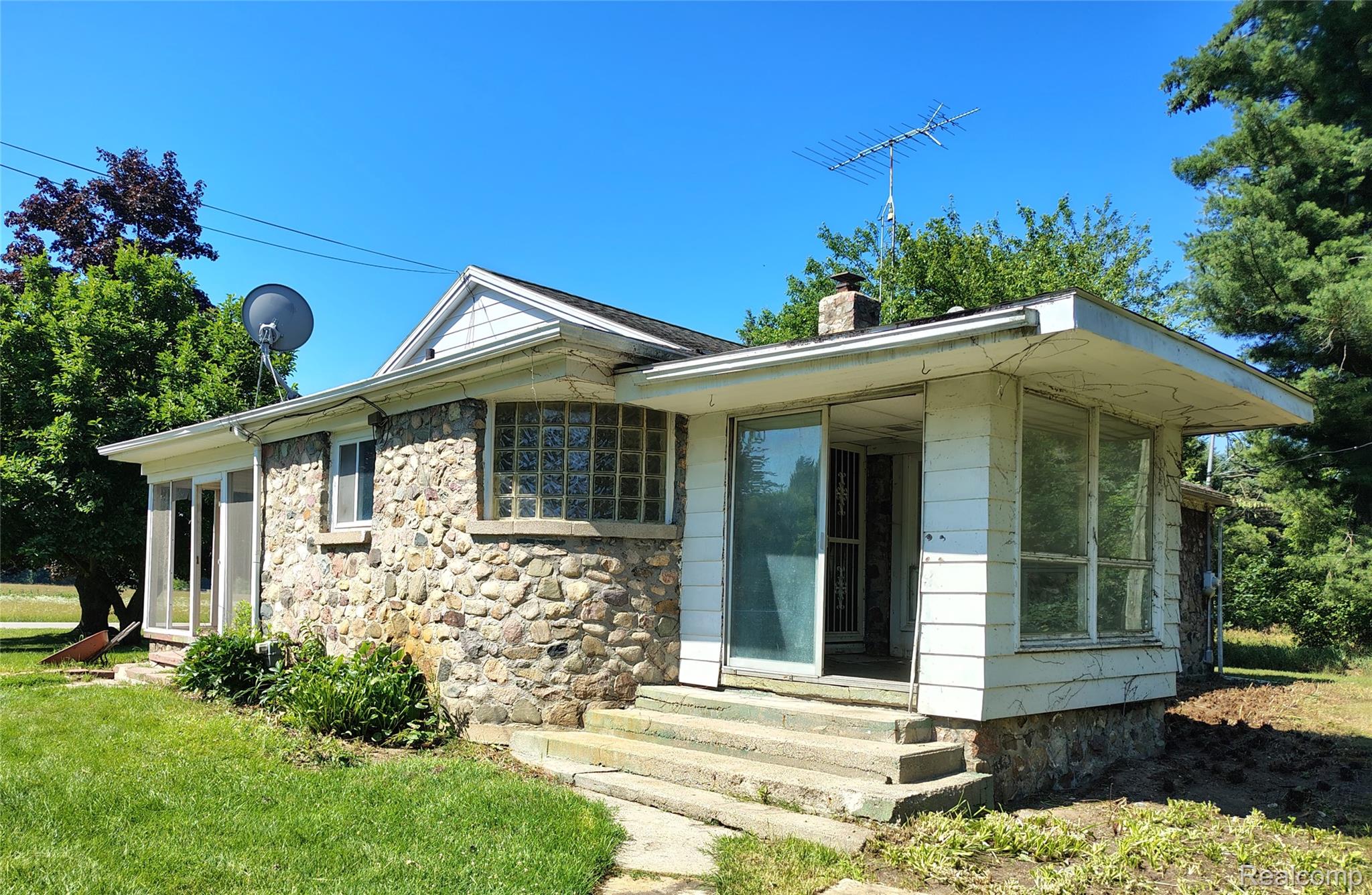 5600 Hemingway Lake Road