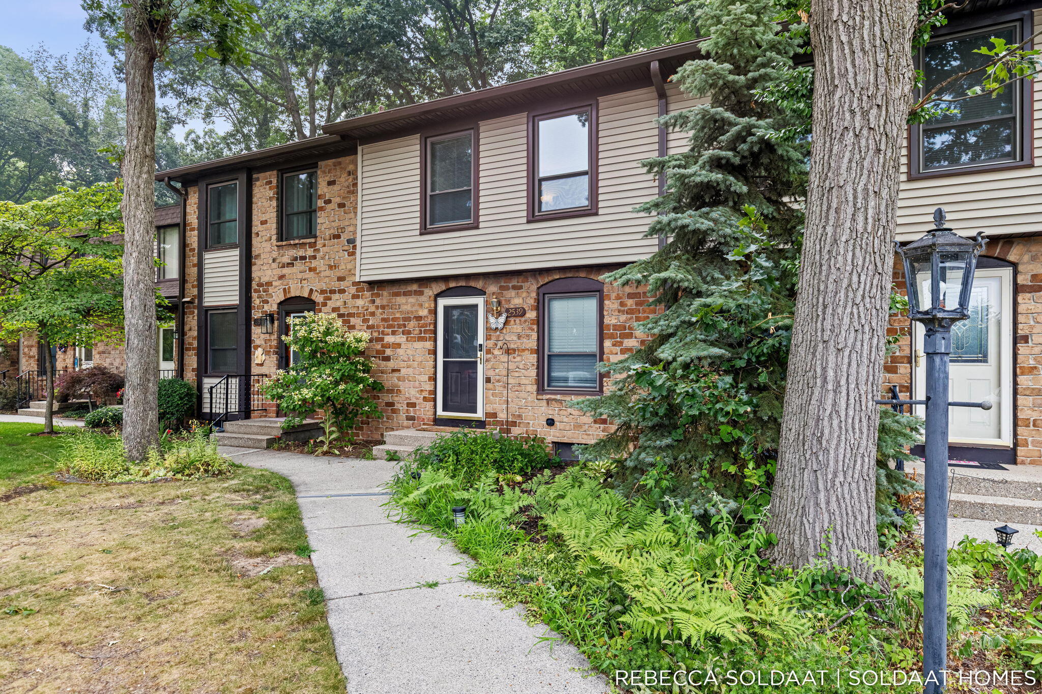 2539 Chatham Woods Drive SE