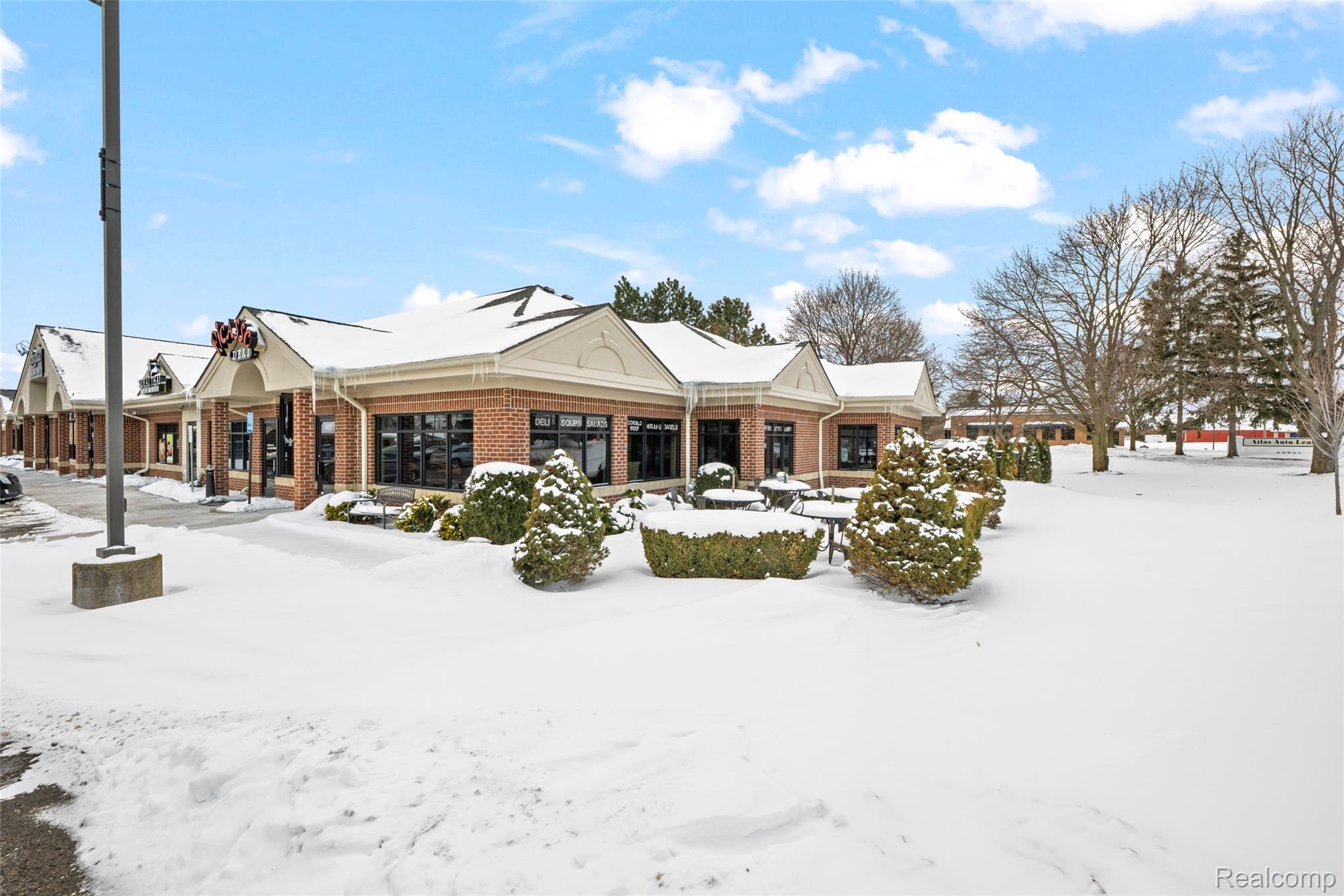 39915 Grand River Avenue