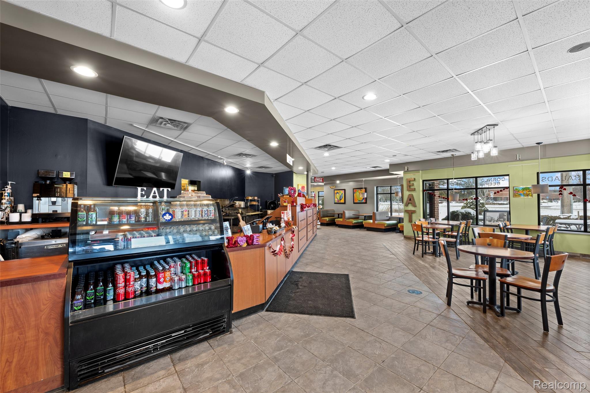 39915 Grand River Avenue