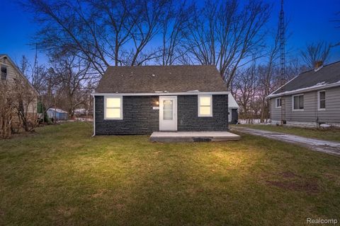 Photo of 1442 Mintola Avenue, Flint City, MI 48532 (MLS # 20251044822)