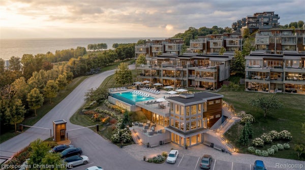 3575 CHARLEVOIX AVE # 31, PETOSKEY, MI 49770 - Image 9164a7e154a3e92f89a9ac8ed2cf529e/626992667