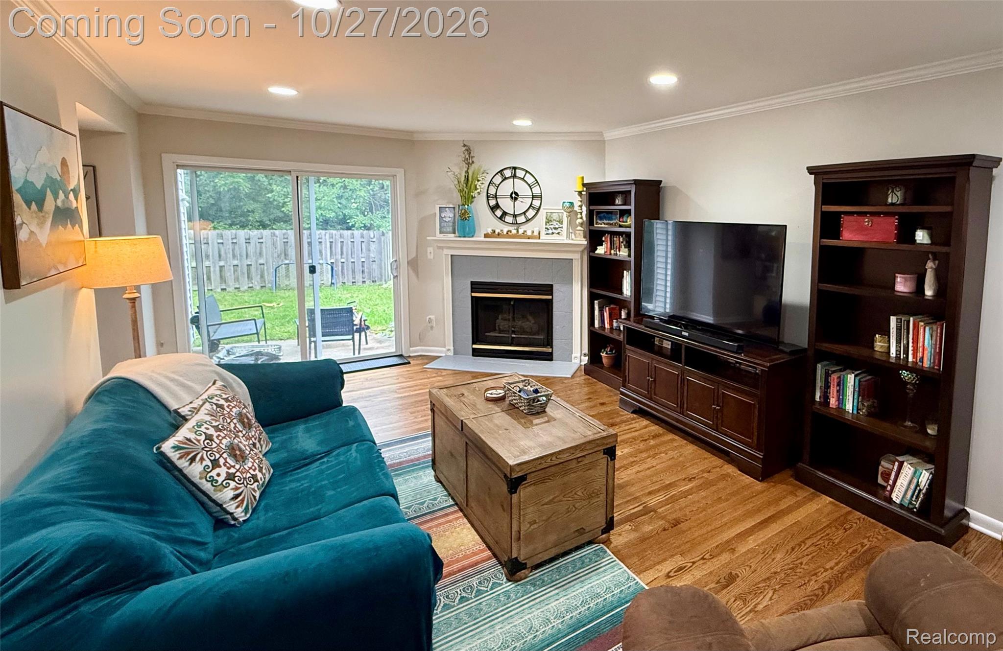 42016 Queen Anne Court