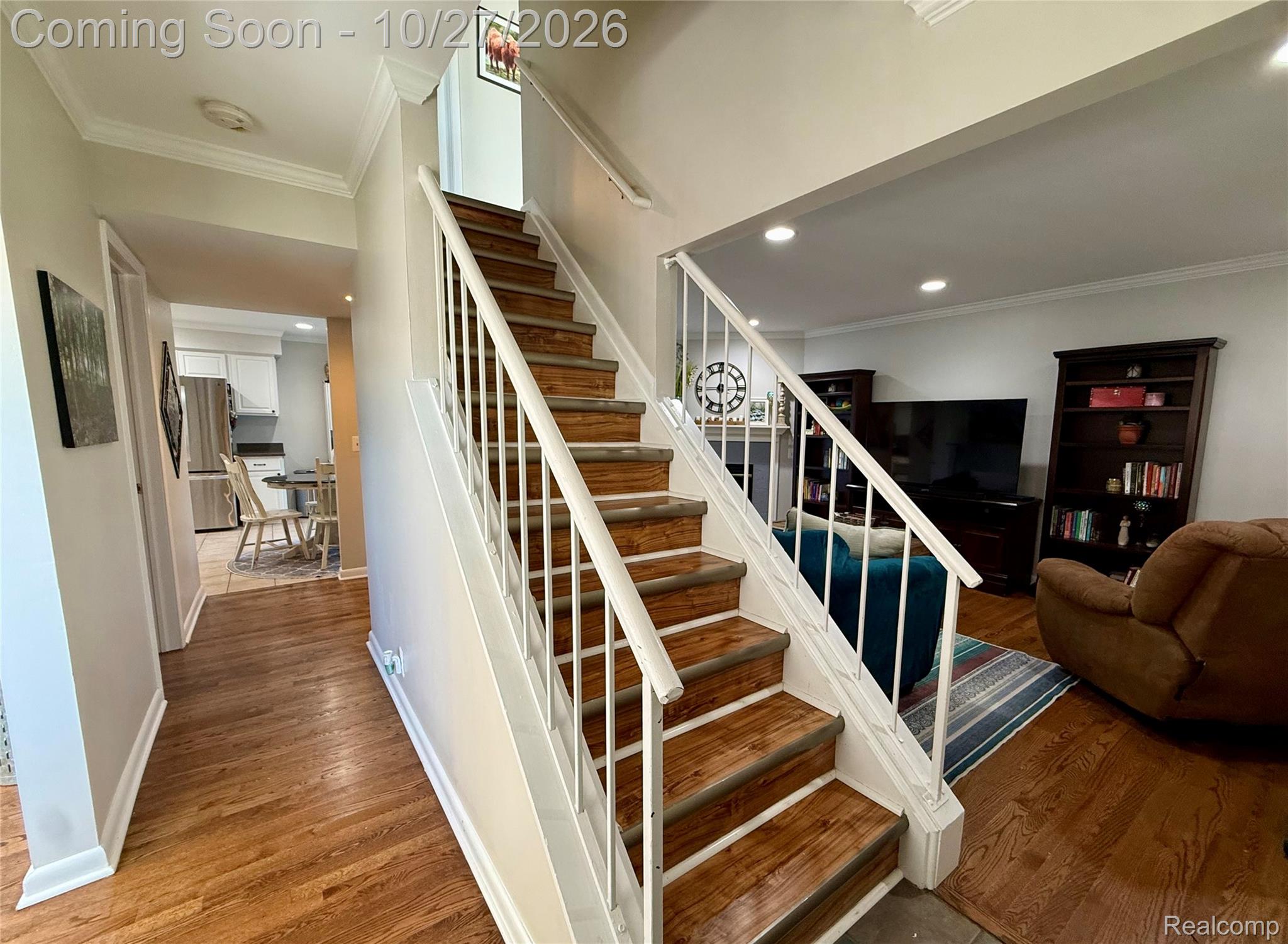 42016 Queen Anne Court