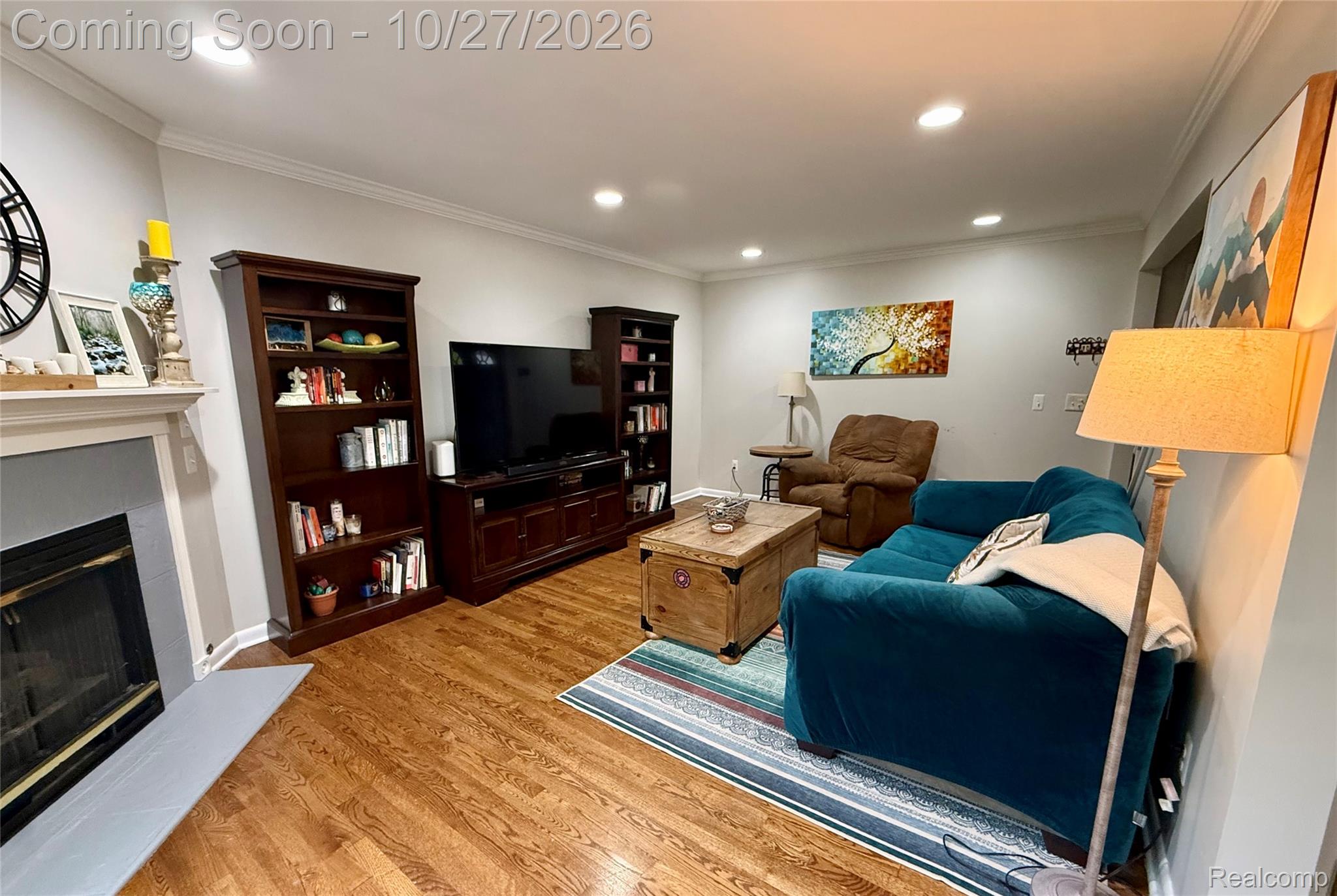 42016 Queen Anne Court