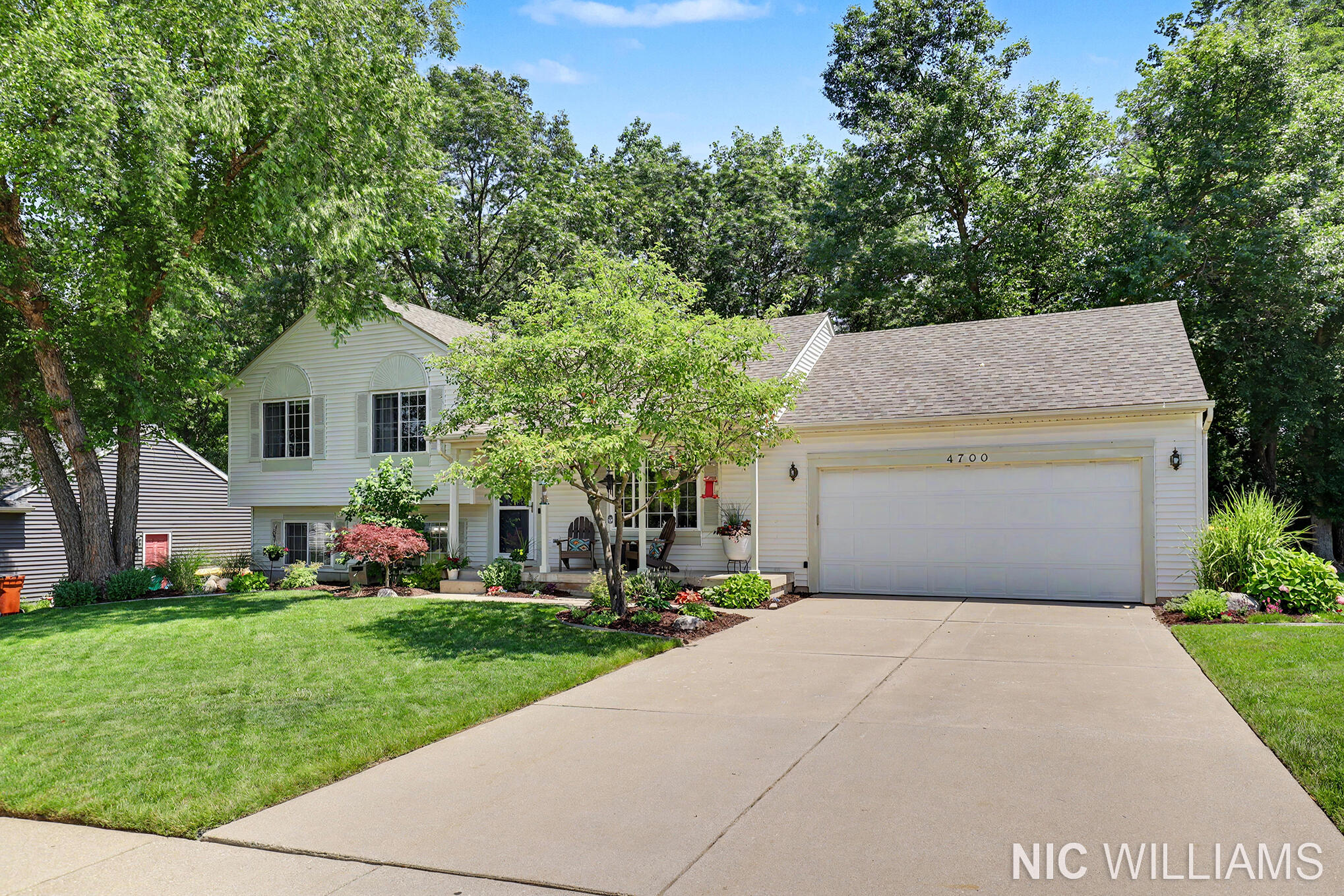 4700 Paramount Drive NE
