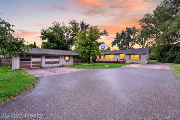 26700 ALLEN RD, WOODHAVEN, MI 48183 - Image 9176ee7acd4d2dd6199d96edd10ebfc3/1925800759