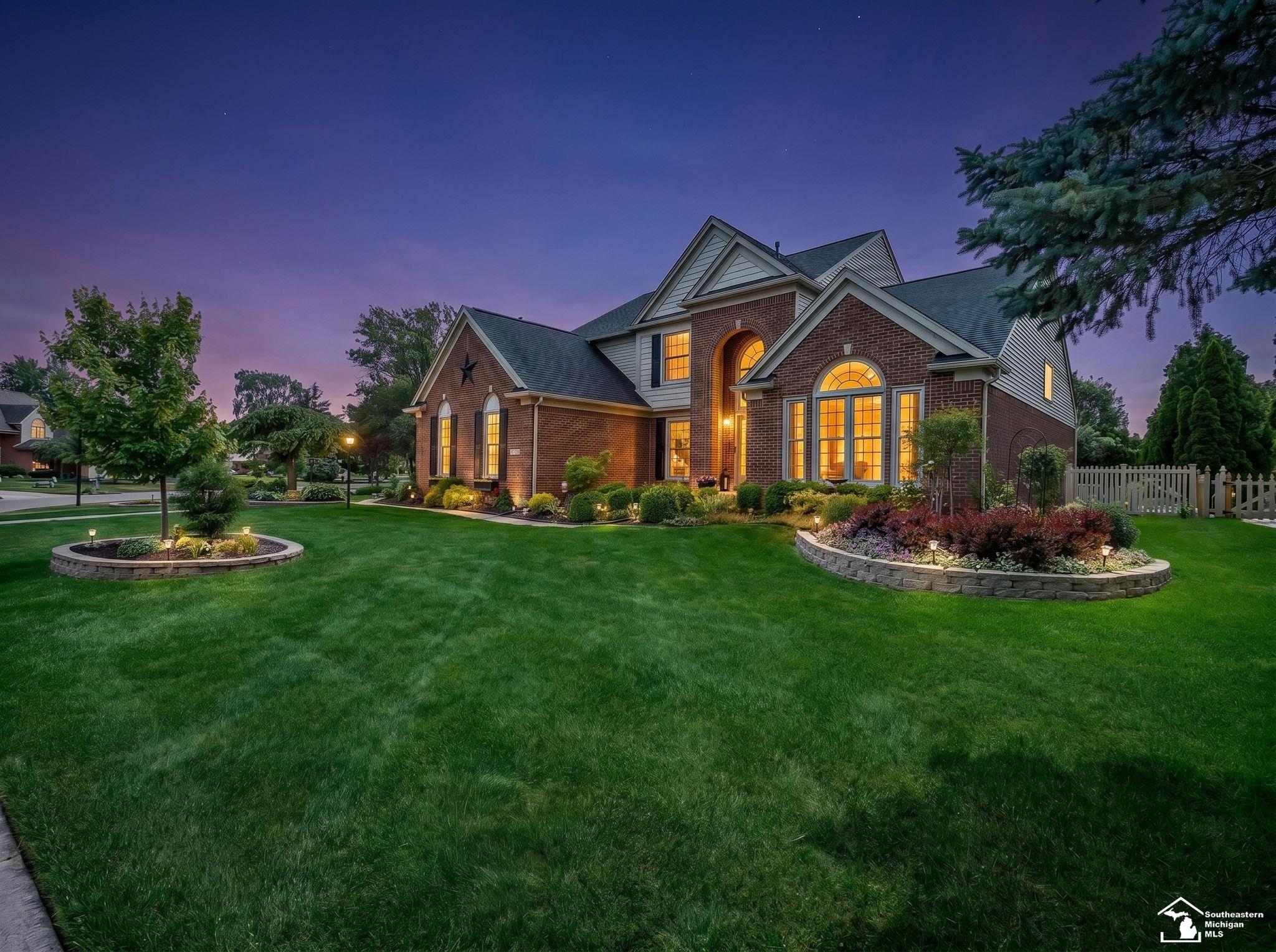 816 Regents Park Drive