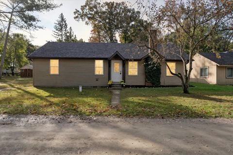 4744 Midland Drive Hamburg Township MI 48169