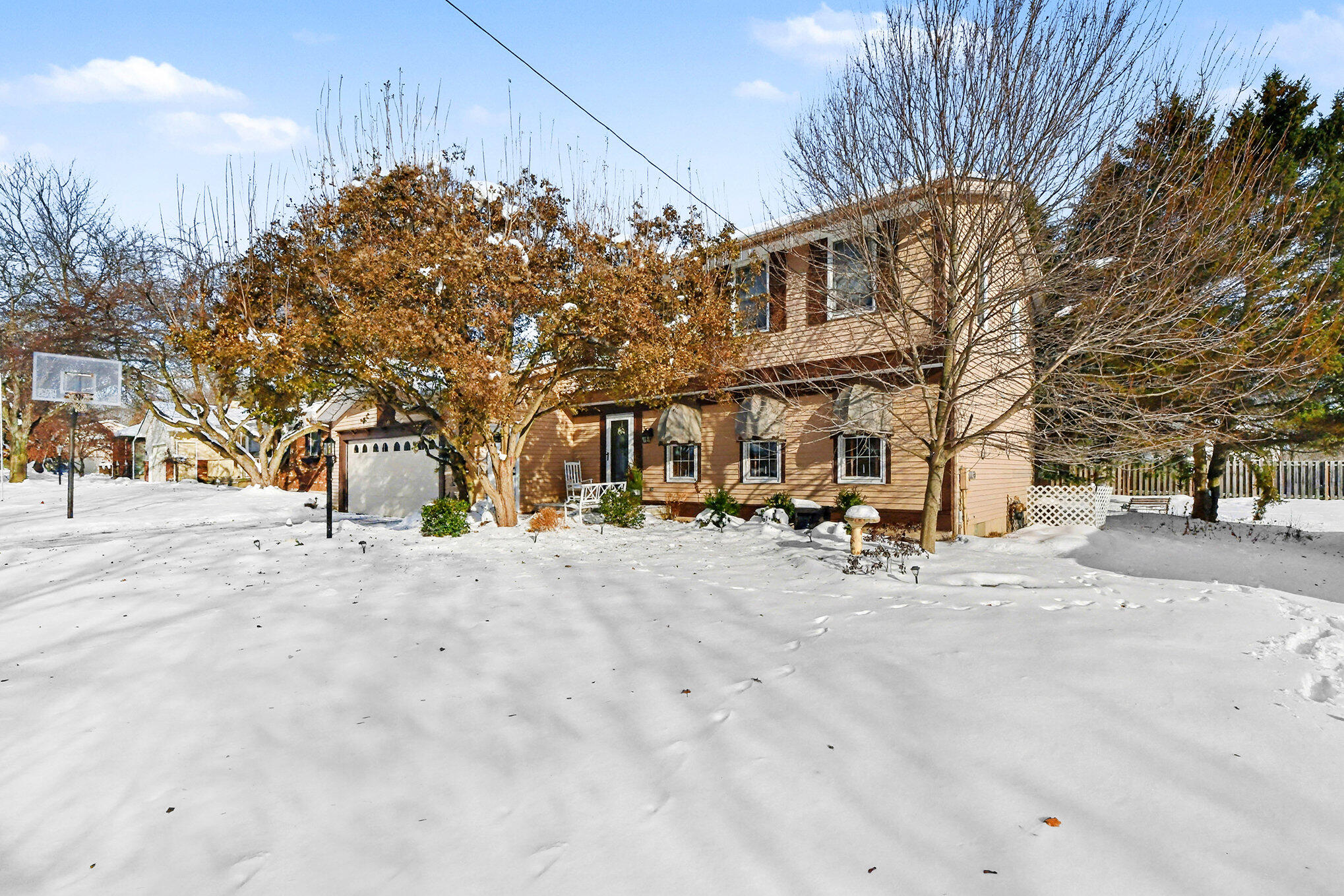 2260 Elmridge Drive NW