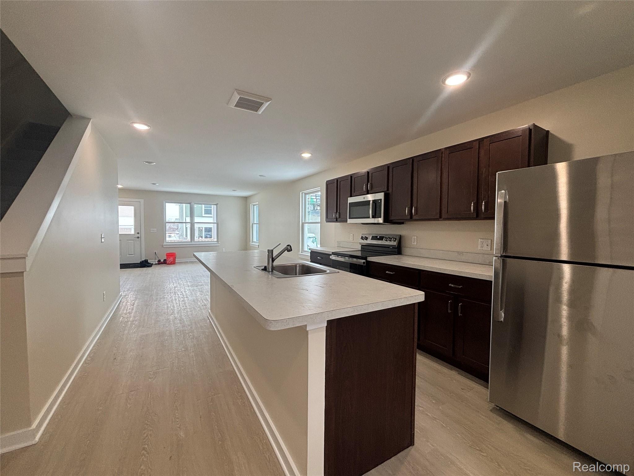 363 Dorsey Ave Street 30