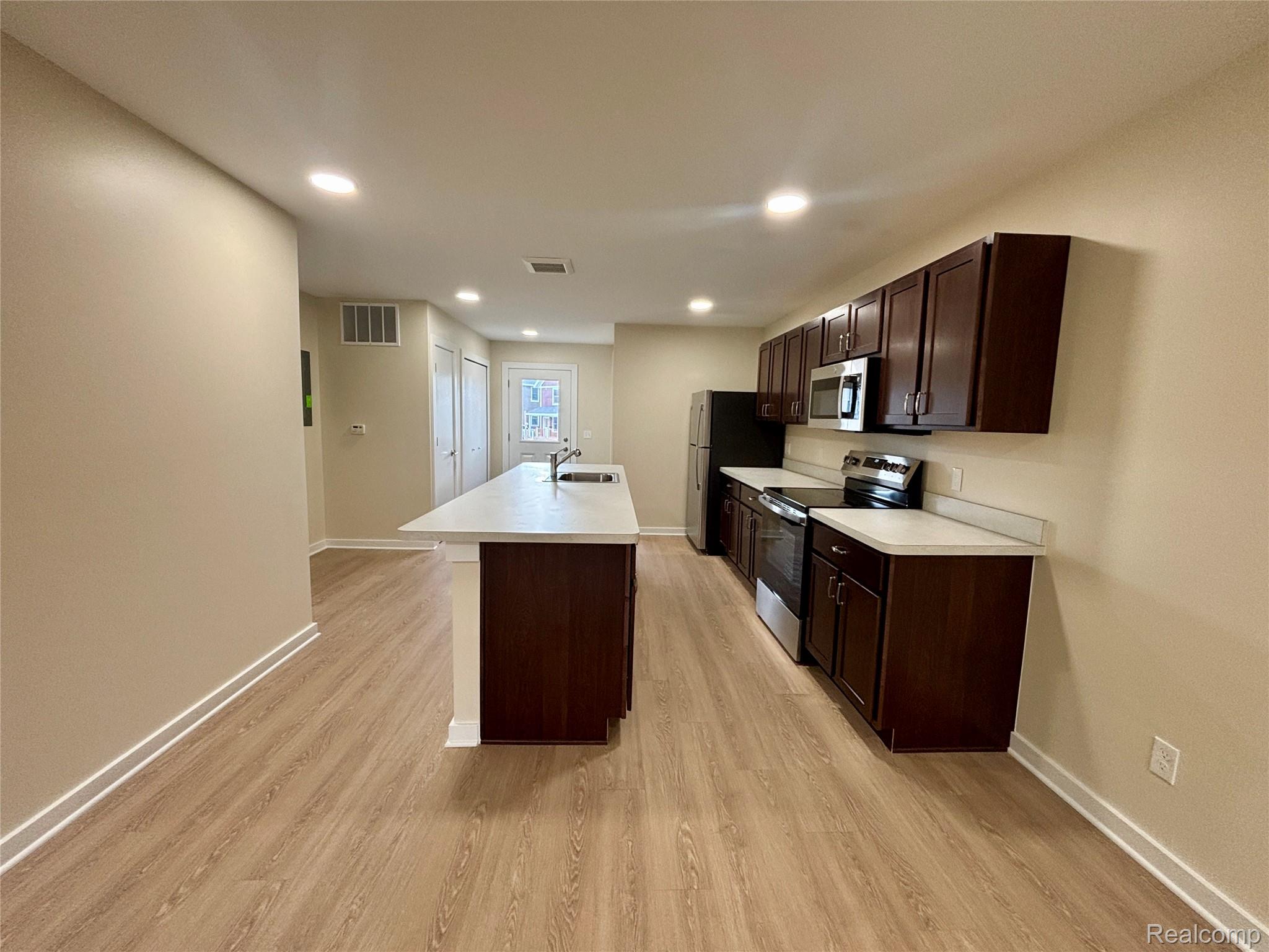 363 Dorsey Ave Street 30