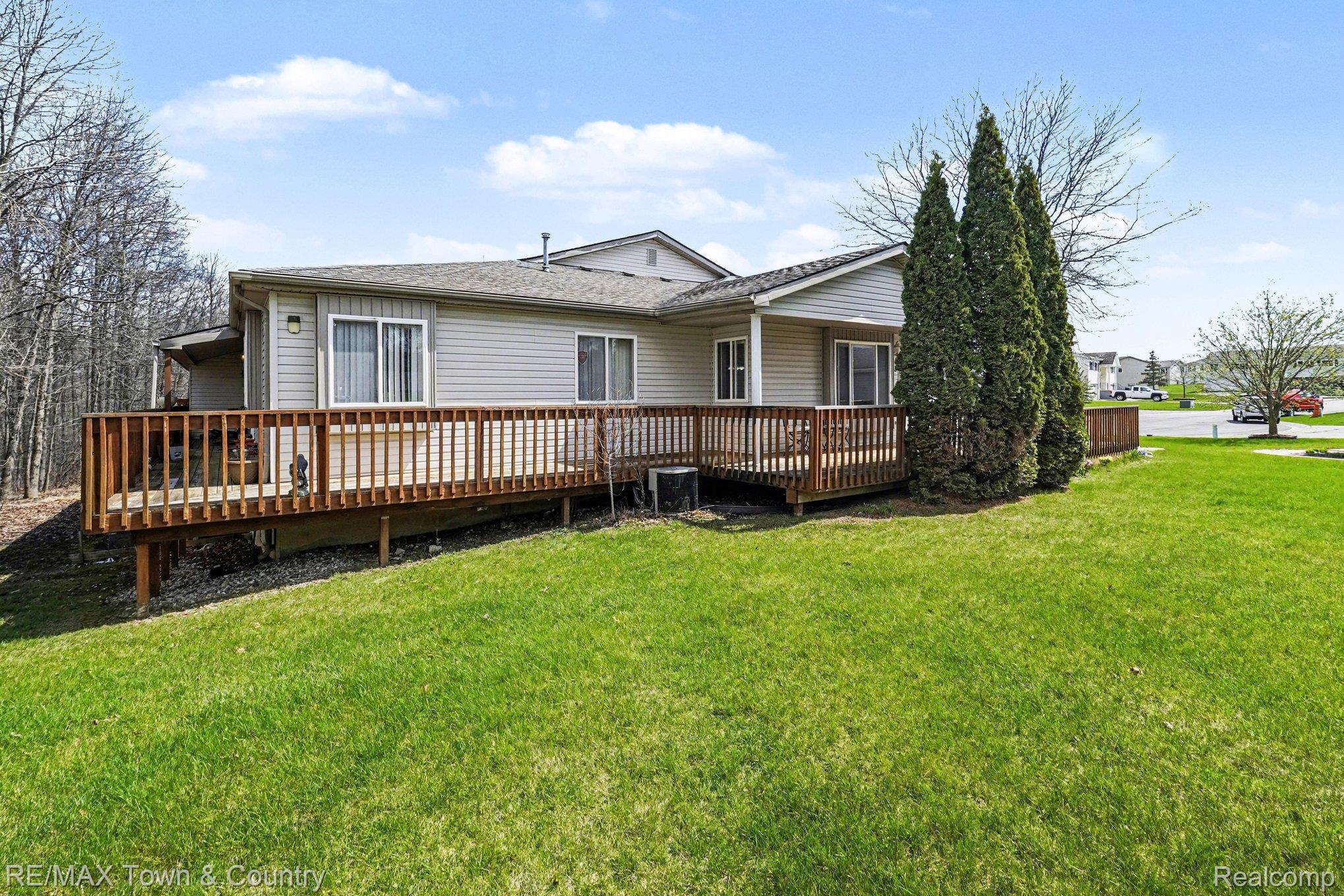 9358 Parkview Circle
