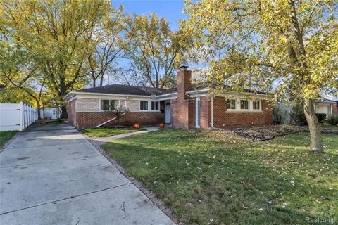 23372 Larkshire Street Farmington City MI 48336