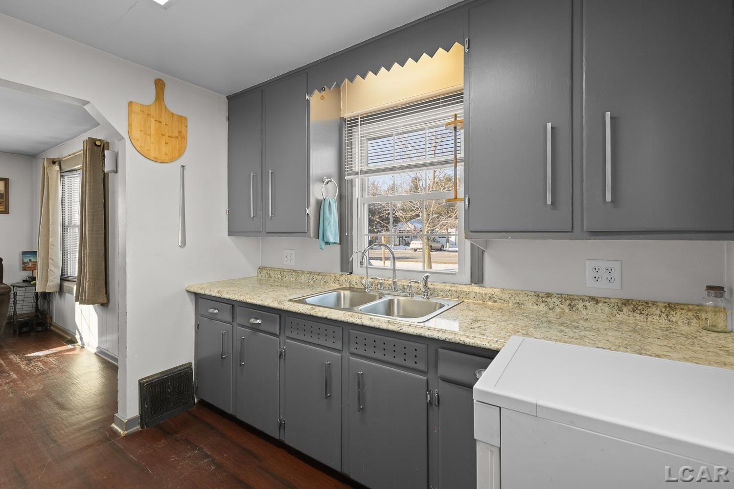 1785 N Rollin Highway