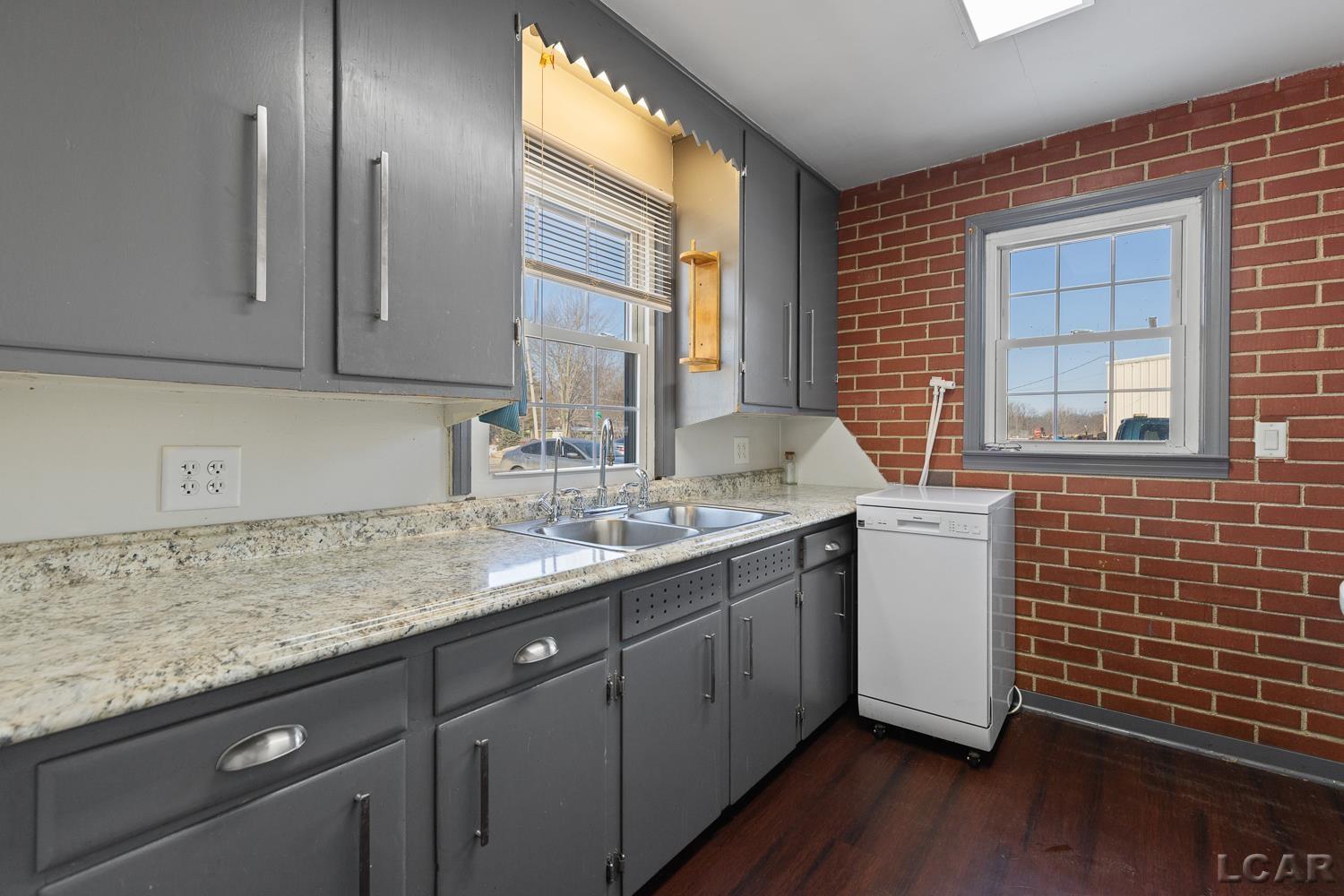 1785 N Rollin Highway