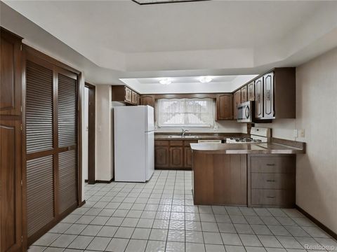 Tiny photo for 36458 Jeffrey Drive, Sterling Heights City, MI 48310 (MLS # 20261020094)