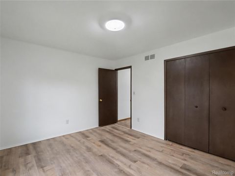 Tiny photo for 36458 Jeffrey Drive, Sterling Heights City, MI 48310 (MLS # 20261020094)